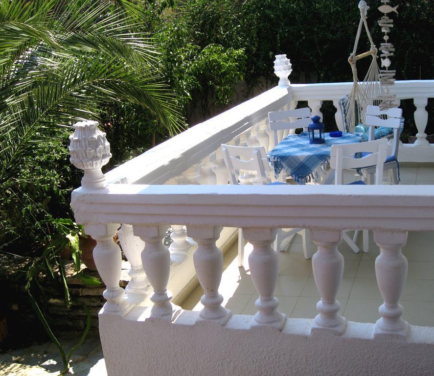 Stella Studios Poros Town Rum bild